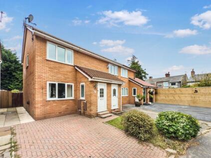 Pine Crest, Aughton, L39