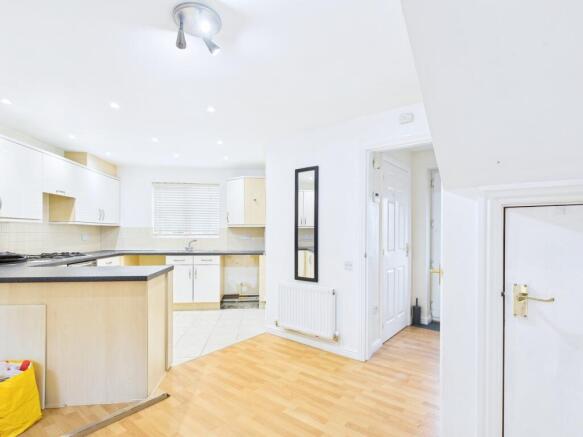 CAM01338G0-PR0152-STILL003