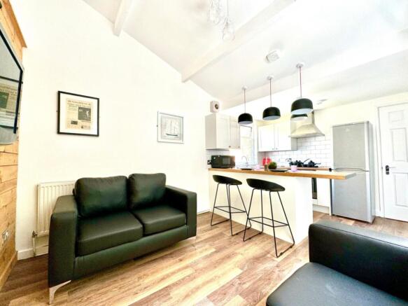 Lrg_kitchen diner