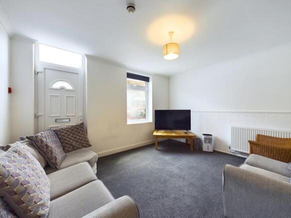 CAM03162G0-PR0127-STILL012