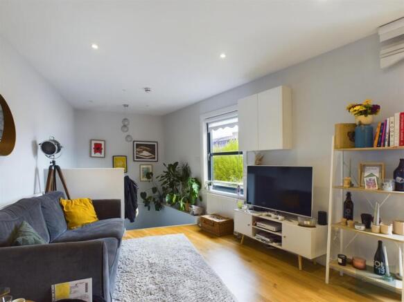 CAM02525G0-PR0054-ST