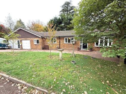 Durler Gardens, South Luton, Luton, Bedfordshire, LU1 3TA