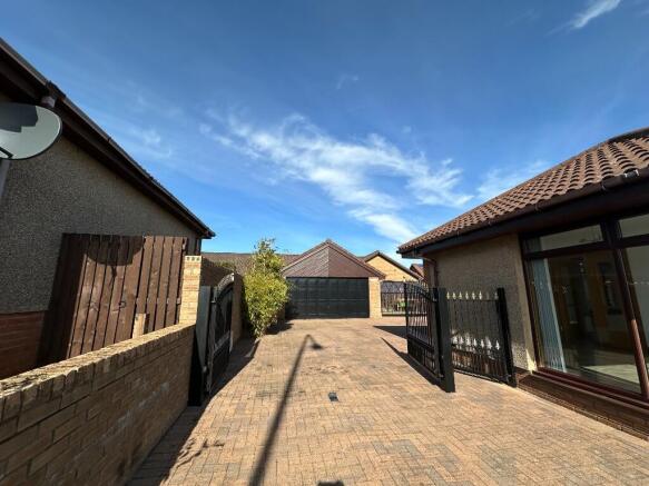 Garage/Gates