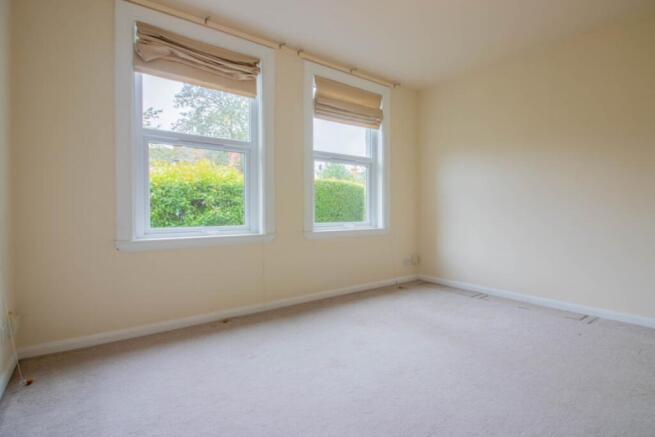418m x 416m 173 sqm - 13 8 x 13 7 187 sqft

carpet