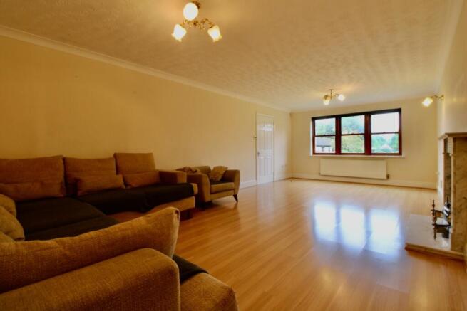 Lounge angle 2