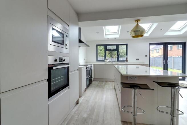 7. Kitchen 3