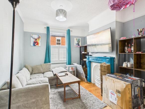 CAM04922G0-PR0077-STILL001