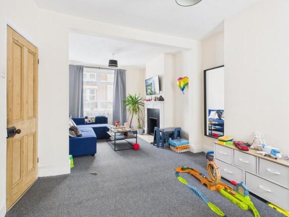 CAM04922G0-PR0073-STILL002