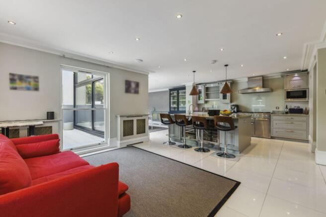 Kitchen/dining/family room