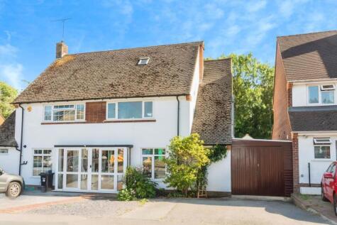 Silverdale Road, Earley, RG6