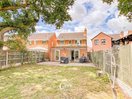 Mayfair Drive, Fazeley, Tamworth, B78 3TG - Wonderfully Positioned Family Home
