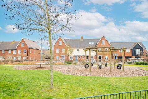 Greenside Close, Wixams