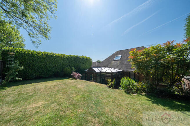 31 Campbell Avenue-58