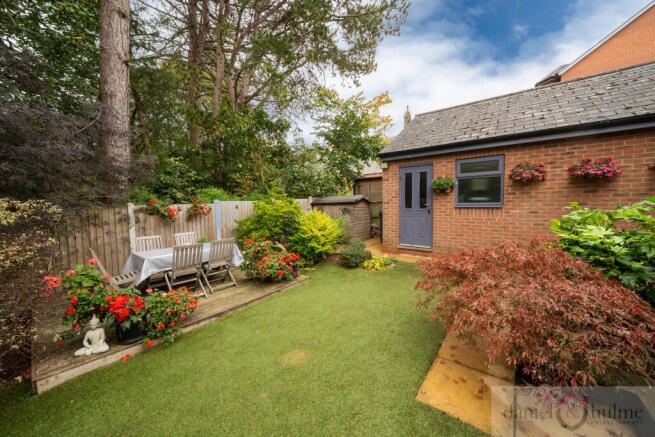 40 Willow Drive-38