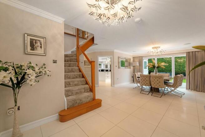 Hallway/Dining Room