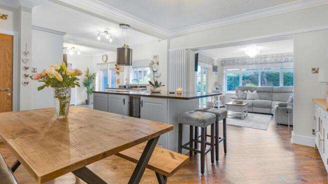 Kitchen/Dining Room