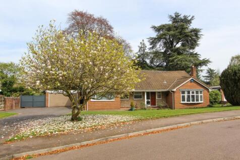 Hampton Drive, Four Oaks Estate, B74