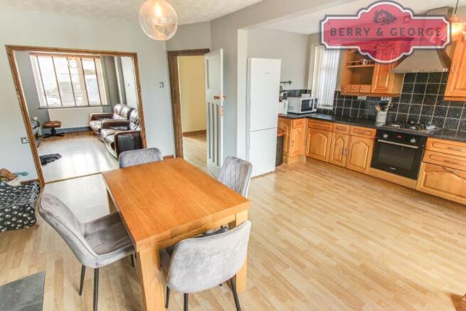 KITCHEN / DINER