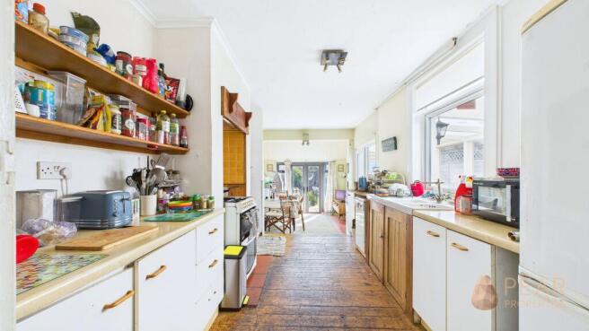 Kitchen / Dining Area