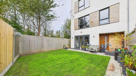 Goring Road, Goring-By-Sea, BN12