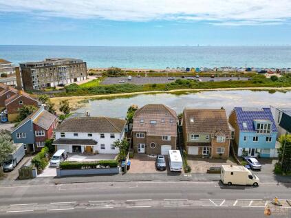 Brighton Road, Lancing, BN15