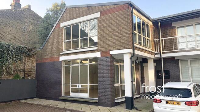 Coda Studios Fulham  W6 Office to let ex mews4.j