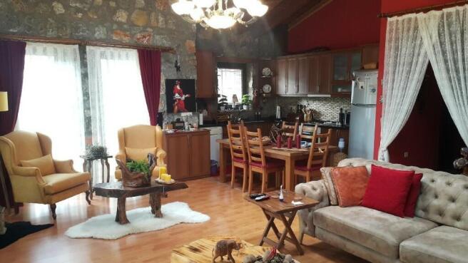 Dining/Kitchen
