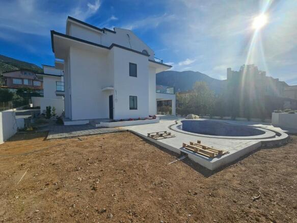 4 bedroom villa