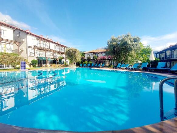 Lovely complex