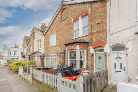 Queens Road, London, N11