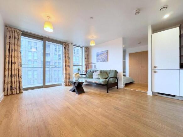 For sale studio, SE1