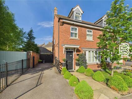 Crackthorne Drive, Coton Park, Rugby