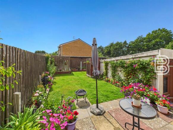 Rear Garden (2).jpg
