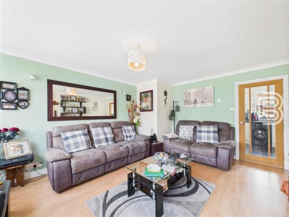 Living Room (2).jpg