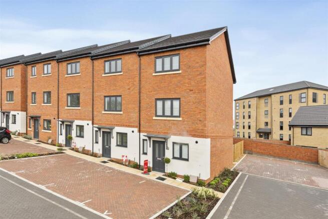 Externals@WoolfGroveWeb03.jpg