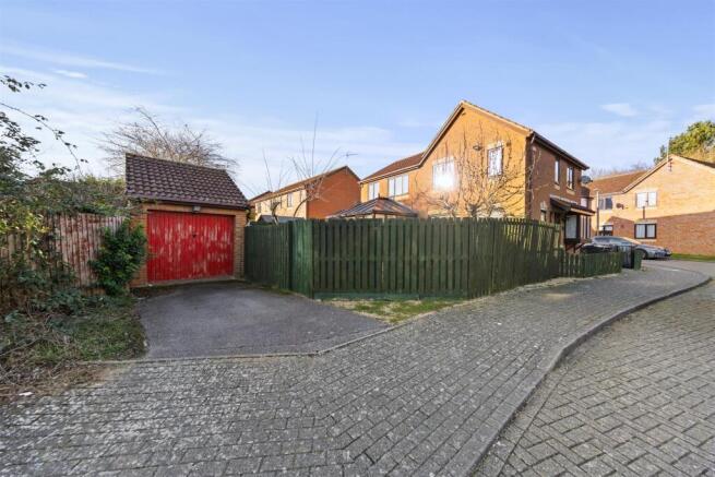 49BrafordGardensWeb04.jpg