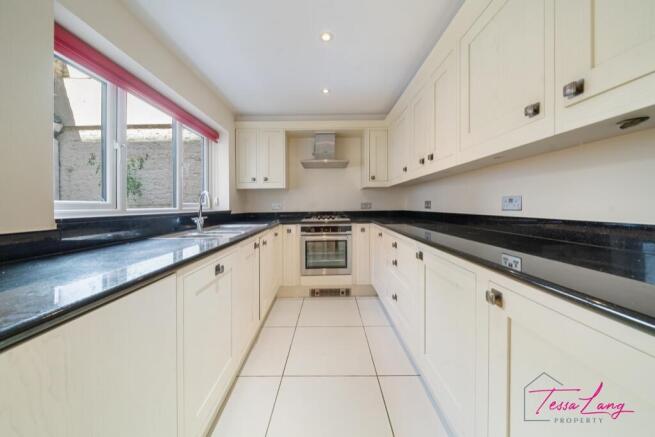 Fitted kitchen