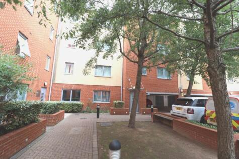 Guildmaster Court, Desborough Road