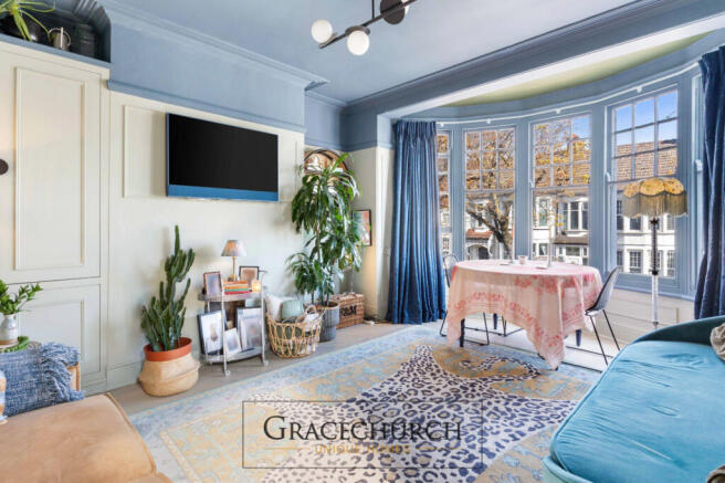 2 Bedroom Maisonette for sale