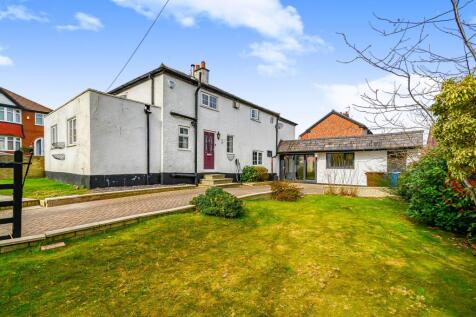 Dales Lane, Whitefield, M45