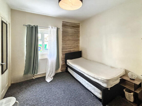 BEDROOM SIDE