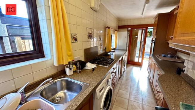 265787_33702165_IMG_02_0000_max_656x437