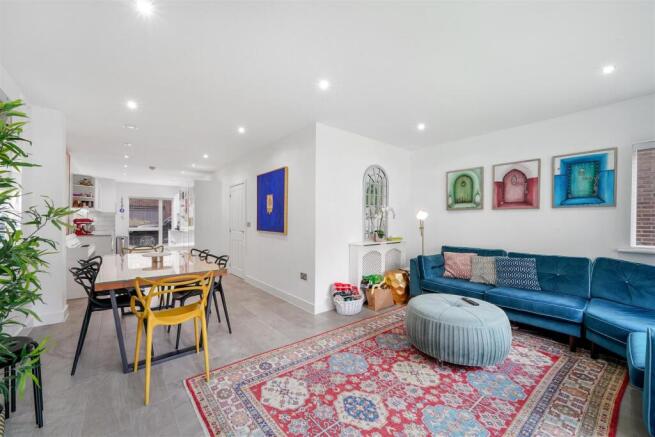 5 Irwin Close - 1HYT5npKd84GE3P3CzGW.jpg
