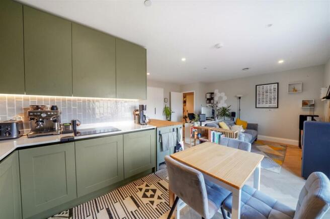 Apartment 28, 4 Explorer Way - M0179a4FQTZLxOKCUW5