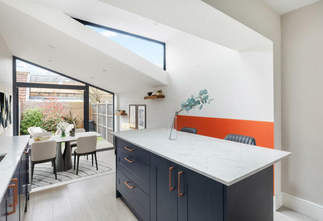 Compton Terrace, light and spacious kitchen