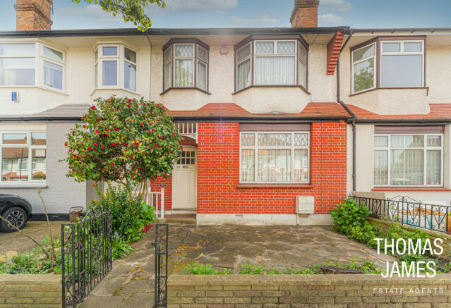 Princes Avenue, terrace with off street parking