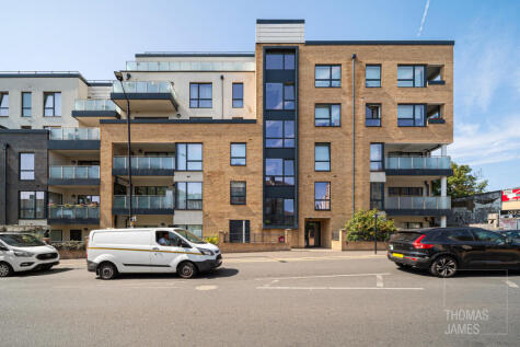 Station Road, London, N11