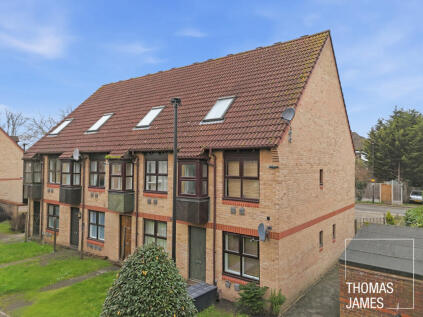 Pilgrims Close, London, N13