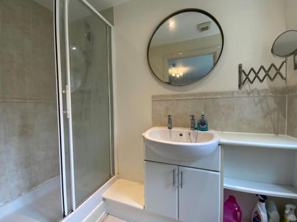 Bedroom 2 Ensuite