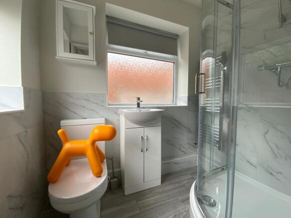 Bedroom 2 Ensuite